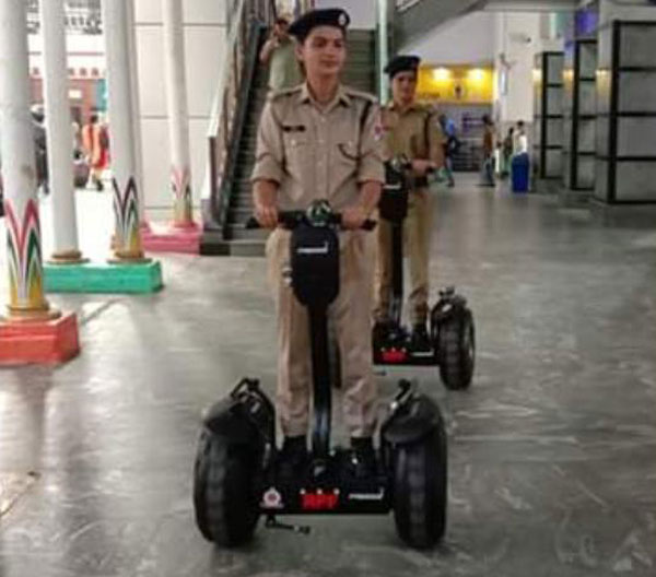 சென்னை சென்ட்ரல் ரயில் நிலையத்தில் போலீசார் செக்வே ஸ்கூட்டரில் ரோந்து!