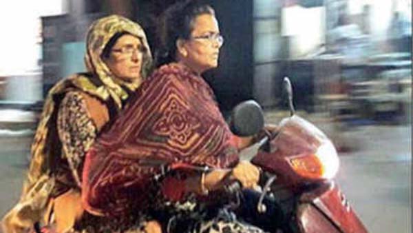 டுவிட்டரில் போரை தொடங்கிய கிரண்பேடி, நாராயணசாமி... பதிலுக்கு பதில் புகைப்படங்களை வெளியிட்டு மோதல்...!