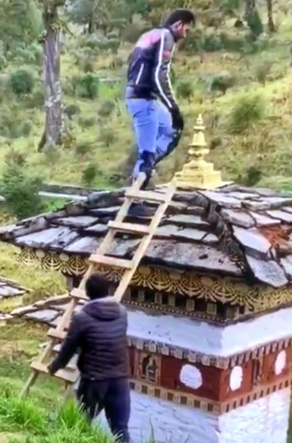 விளம்பரம் தேட போய் சிக்கலில் சிக்கிய இந்திய பைக் ரைடர்... ஆளை பிடித்து அதிரடி காட்டிய பூடான் போலீஸ்