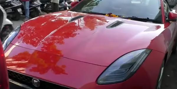 2.50 கோடி ரூபாய் காரை அசால்டாக தட்டி தூக்கிய போலீசார்... அதிர்ந்து போன உரிமையாளர்... ஏன் தெரியுமா?