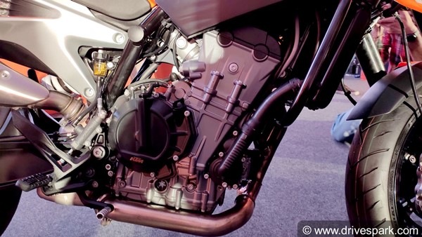 போட்டியாளர்களை வாய்பிளக்க வைத்த கேடிஎம் 790 ட்யூக் பைக்கின் விற்பனை