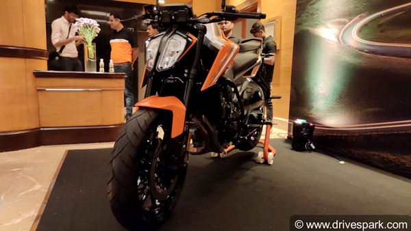 போட்டியாளர்களை வாய்பிளக்க வைத்த கேடிஎம் 790 ட்யூக் பைக்கின் விற்பனை