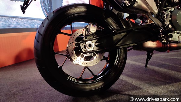 போட்டியாளர்களை வாய்பிளக்க வைத்த கேடிஎம் 790 ட்யூக் பைக்கின் விற்பனை