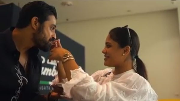 உலகின் விலையுயர்ந்த காரை ஆச்சரிய பரிசாக வழங்கிய கணவர்: நெகிழ்ச்சியான தருணம் குறித்த வைரல் வீடியோ! உலகின் விலையுயர்ந்த காரை ஆச்சரிய பரிசாக வழங்கிய கணவர்: நெகிழ்ச்சியான தருணம் குறித்த வைரல் வீடியோ!