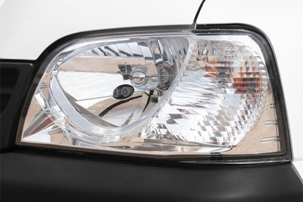 பிரபல மாடலின் விலையை அதிரடியாக உயர்த்திய மாருதி சுஸுகி... வழக்கத்திற்கு மாறான செயலால் மக்கள் அதிர்ச்சி!