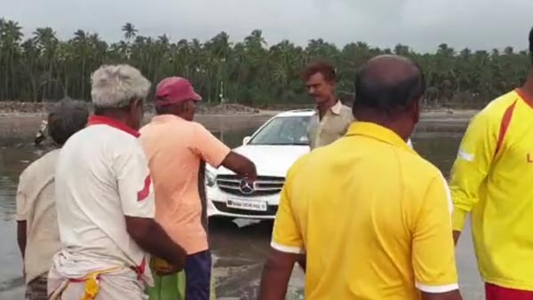 ஆபத்தில் சிக்கிய பென்ஸ் இ-கிளாஸ் கார்: மீட்பதற்கு பேரம் பேசிய உள்ளூர் வாசிகள்... எவ்வளவு தெரியுமா???