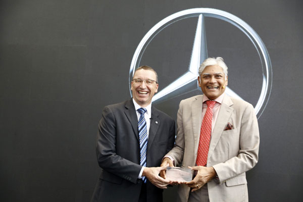 சென்னையில் மெர்சிடிஸ் பென்ஸ் நிறுவனத்தின் பிரம்மாண்ட கார் ஷோரூம் திறப்பு!