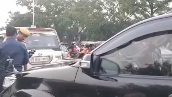 கருப்பு நிற கண்ணாடி கொண்ட காரில் கெத்தாக வலம் வந்த எம்எல்ஏ-வுக்கு அபராதம்... அடடா என்னங்க இப்புடி பண்ணிட்டீங்க!!!