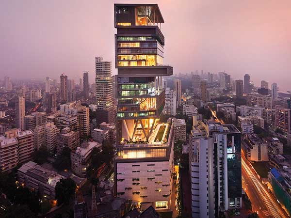 மலைக்க வைக்கும் முகேஷ் அம்பானி வீட்டு கார் கராஜ்!