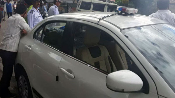 பிரதமருக்கே இல்லாத அதிகாரத்தை பயன்படுத்தி வாலாட்டிய போலீஸ் இன்ஸ்பெக்டர்... நண்பர்களுடன் அட்டகாசம்