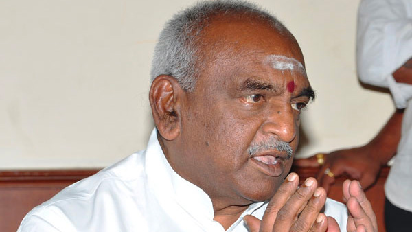 அதிர்ச்சி... சபரிமலையில் பொன்னாரை தடுத்து நிறுத்தி ஹீரோவான ஐபிஎஸ் அதிகாரி என்ன செய்தார் தெரியுமா?