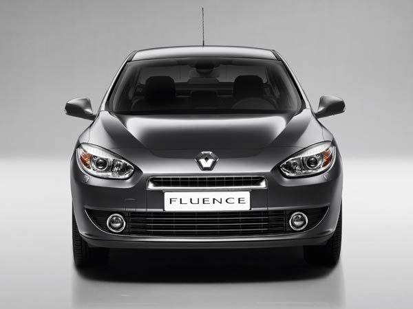 புதிய காம்பேக்ட் செடான் காரை இந்தியாவில் களமிறக்கும் ரெனோ!