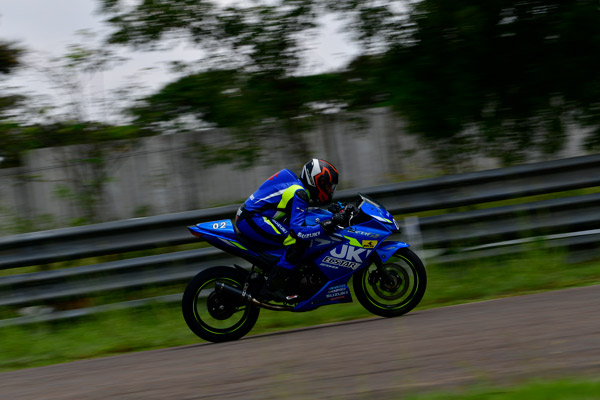 கோவையில் நடந்த சுசுகியின் ஜிக்ஸெர் என்டியூரன்ஸ் பைக் ரேஸ் போட்டி...