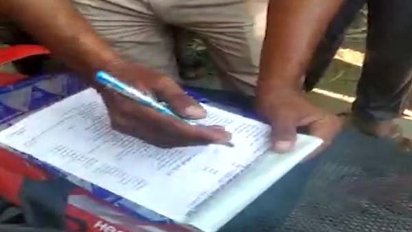 தனக்கு தானே ரூ.5,000 அபராதம் விதித்து கொண்ட இன்ஸ்பெக்டர்... ஏன் என தெரிந்தால் ஆச்சரியப்படுவீங்க...