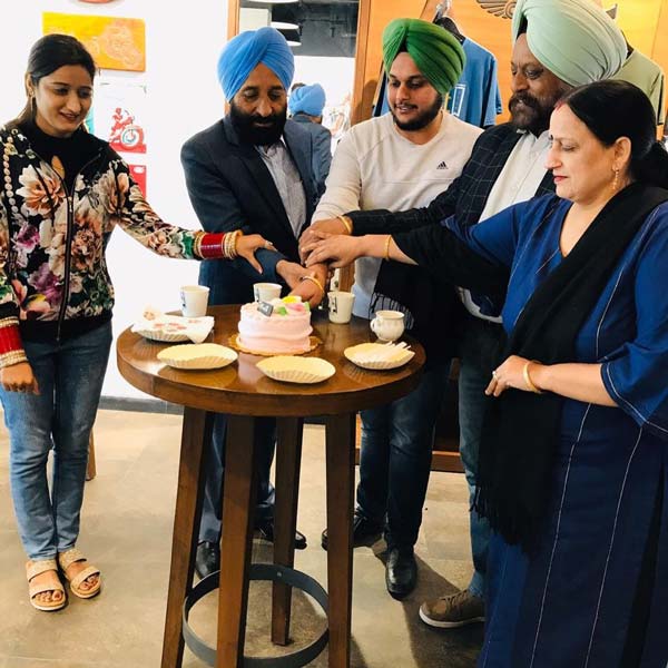 ஜாவா பைக்கை மிக குறைவான நாட்களில் டெலிவிரி பெற்ற வாடிக்கையாளர்... ஆச்சர்யம், ஆனாலும் உண்மை!