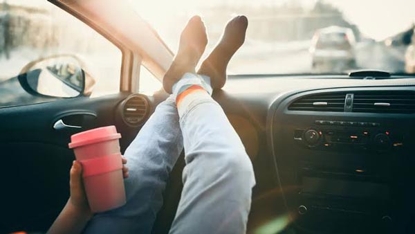 மோசமான சாலைகளிலும் ஓட்டி செல்ல ஏற்ற செடான் வாகனங்கள் இதோ...