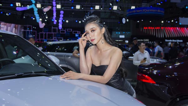 மனைவியை விட கார்தான் பெஸ்ட்... இதை படித்த பிறகு நீங்கள் டைவர்ஸ் அப்ளை செய்தால் கம்பெனி பொறுப்பல்ல...