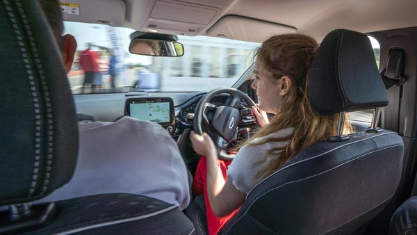 மனைவியை விட கார்தான் பெஸ்ட்... இதை படித்த பிறகு நீங்கள் டைவர்ஸ் அப்ளை செய்தால் கம்பெனி பொறுப்பல்ல...