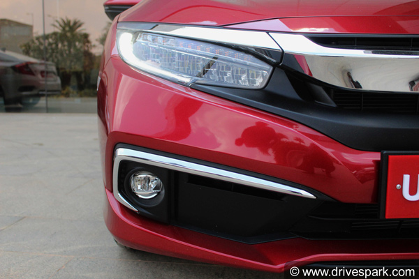 பொருளாதார மந்த நிலையிலும் ஹோண்டா சிவிக் காருக்கு இப்படியொரு வரவேற்பா! 