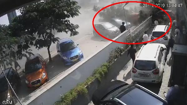 பாலத்தில் இருந்து கீழே விழுந்த கார்... விபத்திற்கு காரணமானவர் யார் என தெரிந்தால் கோவப்படுவீங்க... பாலத்தில் இருந்து கீழே விழுந்த கார்... விபத்திற்கு காரணமானவர் யார் என தெரிந்தால் கோவப்படுவீங்க...