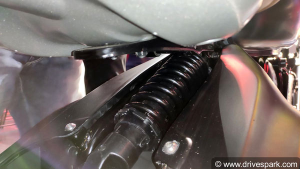 புதிய ஜாவா பெராக் பைக் விற்பனைக்கு அறிமுகம்: படங்களுடன் தகவல்கள்!