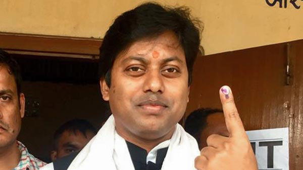 எப்படியெல்லாம் சமாளிக்குராங்க... 'தரமான சாலைகளே விபத்திற்கு காரணம்' - மக்களை அதிரவைத்த பாஜக எம்பி..!