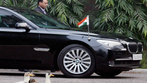  வெளிநாட்டில் தயாரிக்கப்பட்ட காரை பிரதமர் மோடி பயன்படுத்துவது ஏன்?