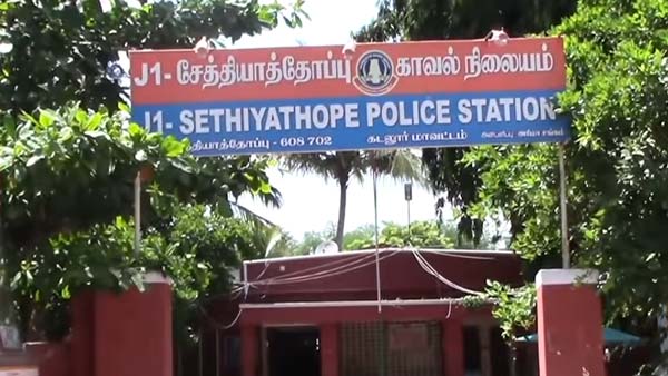 எஞ்சின் இல்லாத பைக்கை தள்ளி வந்தவரை மடக்கிப்பிடித்து அபராதம் விதித்த போலீசார்! எஞ்சின் இல்லாத பைக்கை தள்ளி வந்தவரை மடக்கிப்பிடித்து அபராதம் விதித்த போலீசார்!