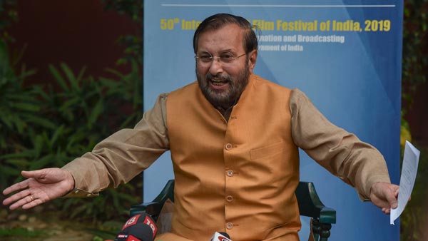 நாடாளுமன்றத்திற்கு மத்திய அமைச்சர் வந்த கார் பத்தி உங்களுக்கு தெரியுமா? நச்சுனு ஒரு காரணம் இருக்கு