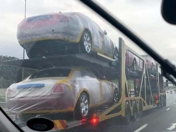 15 மனைவிகளுக்காக 19 ரோல்ஸ்ராய்ஸ் கார்கள் வாங்கிய ஆப்பிரிக்க மன்னர்... மதிப்பு எவ்வளவு தெரியுமா?