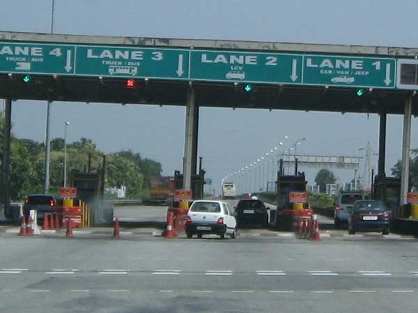 காருக்கு ஃபாஸ்ட் டேக்கை ஈஸியா வாங்குவதற்கான வழிகள்! காருக்கு ஃபாஸ்ட் டேக்கை ஈஸியா வாங்குவதற்கான வழிகள்!