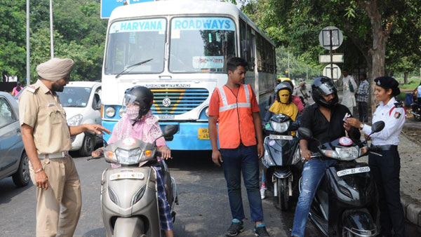 போலீஸ் வாகன தணிக்கையில் நடந்த விபரீத சம்பவம்... வாழ்க்கையை முடித்து கொண்ட சென்னை இளம்பெண்...