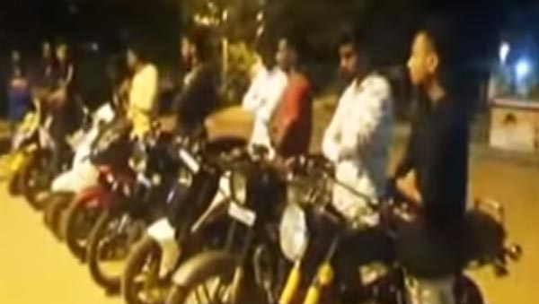 புள்ளிங்கோவை குறி வைக்கும் போலீஸ்... 12 இளைஞர்கள் அதிரடியாக சுற்றி வளைப்பு... எதற்காக தெரியுமா..?