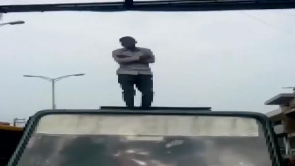 பேருந்தின் மீது தோப்புக்கரணம் போட்ட ஓட்டுநர்... விநோத தண்டனையை வழங்கிய ஊர் மக்கள்... வைரல் வீடியோ..?