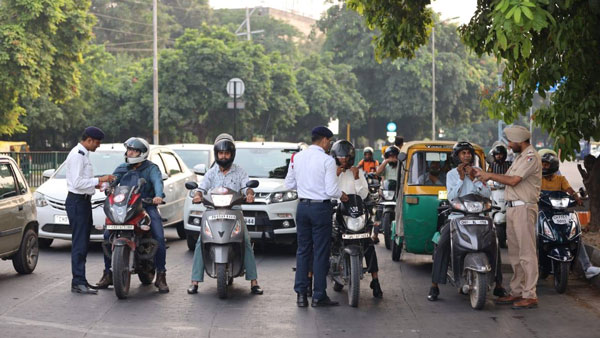 எடப்பாடியின் கையொப்பத்திற்காக நீண்ட நாளாக காத்திருக்கும் கோப்பு... இது ஒன்னு போதும் தமிழர்களை குஷிப்படுத்த..