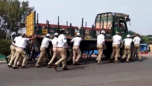 ஜனாதிபதி வந்த நேரத்தில் பழுதாகி நின்ற லாரி... போலீஸ் செய்த காரியம் தெரிந்தால் அசந்து போயிருவீங்க...