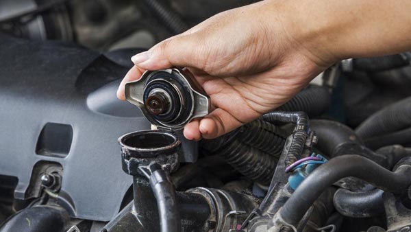 விபத்தில் இருந்து உங்களை பாதுகாக்க நச்சுன்னு 9 டிப்ஸ்