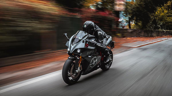 ஒரு முறை சார்ஜ் செய்தால் 400 கிமீ பயணம்... இந்தியாவை புரட்டி போட வருகிறது புதிய எலெக்ட்ரிக் பைக்... ஒரு முறை சார்ஜ் செய்தால் 400 கிமீ பயணம்... இந்தியாவை புரட்டி போட வருகிறது புதிய எலெக்ட்ரிக் பைக்...