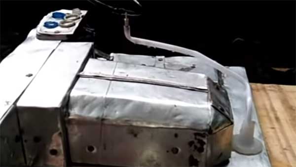 சிறிய ரக பேருந்தை உருவாக்கிய இளைஞர்.. எதற்காக தெரிஞ்சா ஆச்சரியப்படுவீங்க.. வீடியோ..!