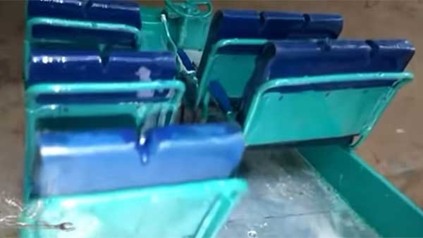 சிறிய ரக பேருந்தை உருவாக்கிய இளைஞர்.. எதற்காக தெரிஞ்சா ஆச்சரியப்படுவீங்க.. வீடியோ..!