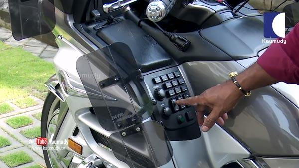 சும்மா கத விடாதீங்க பாஸ்.. இந்த பைக் விலை 62 லட்சமா..? லக்சூரி க்ரூஸர் இறக்குமதி செய்யப்பட்ட கதை!