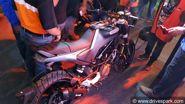 சேத்தக், ஹஸ்குவர்னா, கேடிஎம் பைக்குகள் ஒரே ஷோரூமில் காட்சியளிக்க உள்ளதா..? சிறப்பு தகவல்! சேத்தக், ஹஸ்குவர்னா, கேடிஎம் பைக்குகள் ஒரே ஷோரூமில் காட்சியளிக்க உள்ளதா..? சிறப்பு தகவல்!