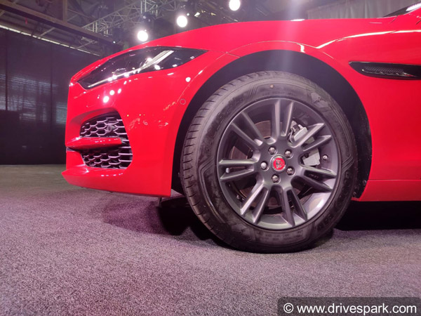 ஜாகுவார் எக்ஸ்இ ஃபேஸ்லிஃப்ட் மாடல் இந்தியாவில் விற்பனைக்கு அறிமுகம்!