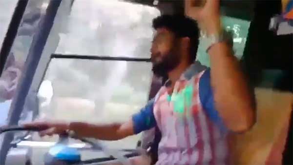 டிக் டாக் மோகத்தால் நடந்த விபரீதம்.. வேலையையிழந்து பரிதவிக்கும் ஓட்டுநர்...