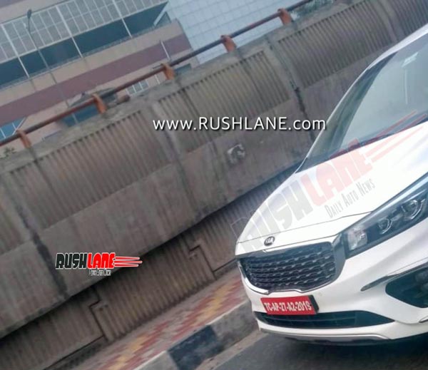 கியா கார்னிவல் எம்பிவி சன்ரூஃப் அமைப்புடன் சோதனை ஓட்டம்...