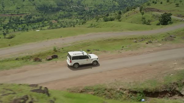 டீசரில் பிரபல ஹீரோவைவிட அதிக மாஸ் காட்டும் கார்... எந்த கார் தெரியுமா..?
