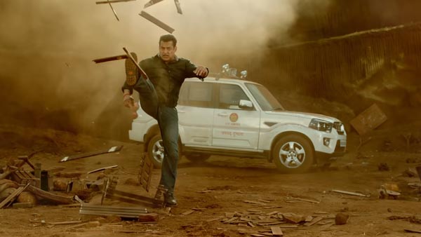 டீசரில் பிரபல ஹீரோவைவிட அதிக மாஸ் காட்டும் கார்... எந்த கார் தெரியுமா..?