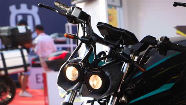 தோற்றத்திலும், செயல்திறனிலும் மிரட்டும் புதிய ஆர்க்ஸா மண்டிஸ் எலெக்ட்ரிக் பைக்!