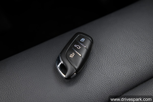 புதிய அத்தியாயம் எழுத வருகிறது எம்ஜி இஸட்எஸ் எலெக்ட்ரிக் எஸ்யூவி... ஃபர்ஸ்ட் டிரைவ் ரிவியூ!!