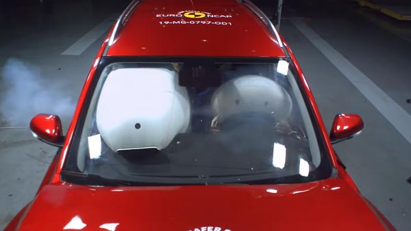 ஹூண்டாய் கோனா எலெக்ட்ரிக் காருக்கும் எம்ஜி இசட்எஸ் காருக்கும் இந்த விஷயத்திலும் கடும் போட்டி!